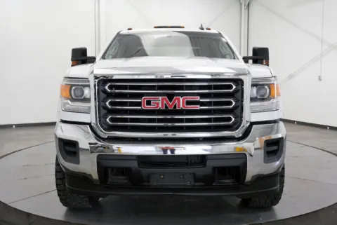 Another view of 2019 GMC Sierra 3500 HD for sale in Chillicothe, OH at Chillicothe Truck