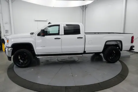 More photos of 2019 GMC Sierra 3500 HD at Chillicothe Truck, OH