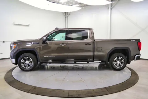 More photos of 2020 GMC Sierra 1500 SLE at Chillicothe Truck, OH