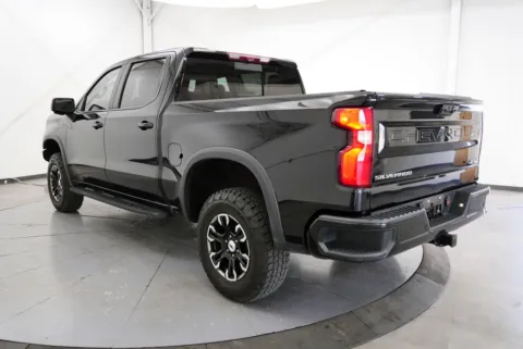 More photos of 2022 Chevrolet Silverado 1500 ZR2 at Chillicothe Truck, OH
