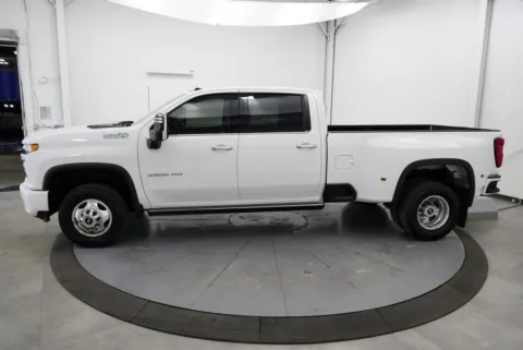 More photos of 2021 Chevrolet Silverado 3500HD High Country at Chillicothe Truck, OH