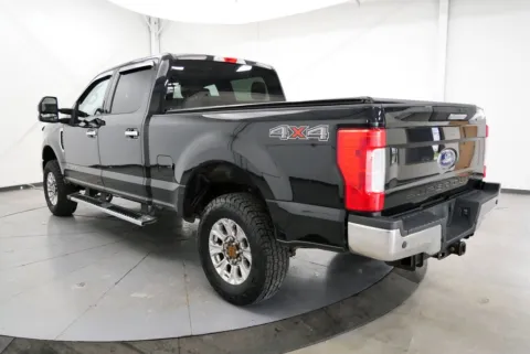 More photos of 2018 Ford F-250SD XLT at Chillicothe Truck, OH