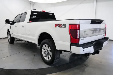 More photos of 2020 Ford F-350SD Platinum at Chillicothe Truck, OH