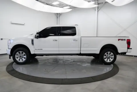More photos of 2020 Ford F-350SD Platinum at Chillicothe Truck, OH