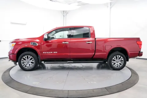 More photos of 2017 Nissan Titan XD Platinum Reserve at Chillicothe Truck, OH