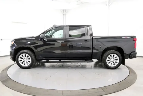 More photos of 2020 Chevrolet Silverado 1500 Custom at Chillicothe Truck, OH