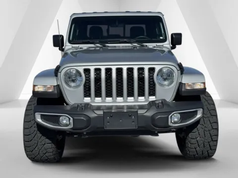 Photos of 2023 Jeep Gladiator Overland for sale in Chillicothe, OH at Chillicothe Truck