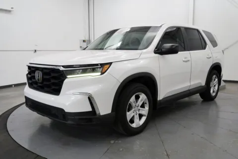 Another view of 2023 Honda Pilot LX for sale in Chillicothe, OH at Chillicothe Truck