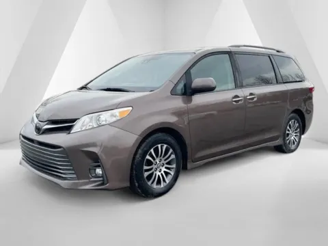 Another view of 2019 Toyota Sienna XLE for sale in Chillicothe, OH at Chillicothe Truck