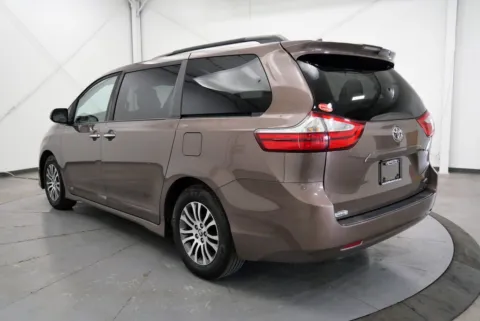 More photos of 2019 Toyota Sienna XLE at Chillicothe Truck, OH