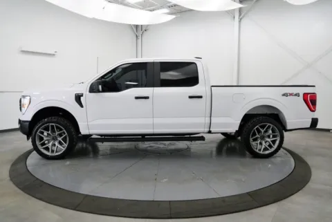 More photos of 2022 Ford F-150 XL at Chillicothe Truck, OH