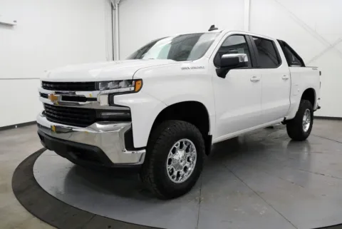 Another view of 2021 Chevrolet Silverado 1500 LT for sale in Chillicothe, OH at Chillicothe Truck