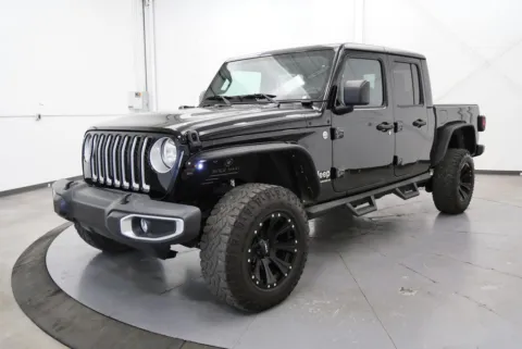 Another view of 2023 Jeep Gladiator Overland for sale in Chillicothe, OH at Chillicothe Truck