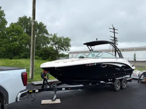 Photos of 2018 Chaparral 244 for sale in Chillicothe, OH at Chillicothe Truck