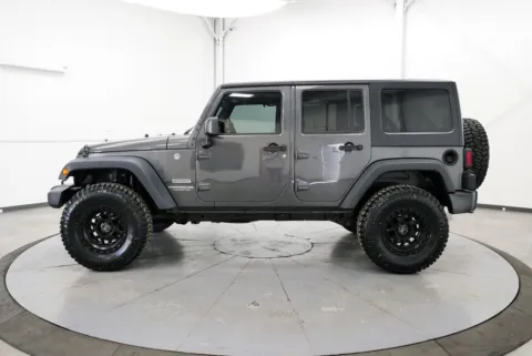 More photos of 2017 Jeep Wrangler Unlimited Sport at Chillicothe Truck, OH