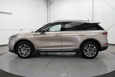 More photos of 2021 Lincoln Corsair Standard at Chillicothe Truck, OH