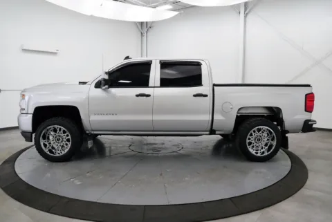 More photos of 2018 Chevrolet Silverado 1500 Custom at Chillicothe Truck, OH