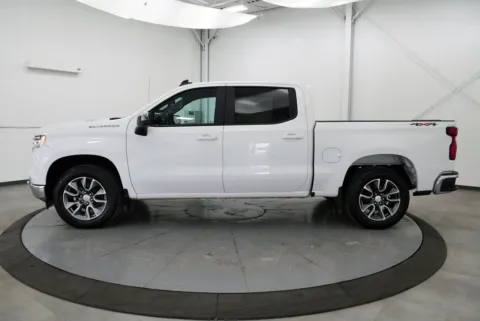 More photos of 2024 Chevrolet Silverado 1500 LT at Chillicothe Truck, OH