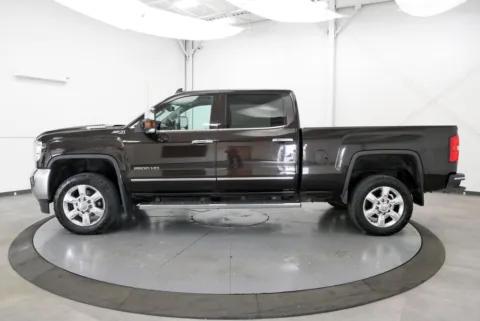 More photos of 2019 GMC Sierra 2500 HD SLT at Chillicothe Truck, OH