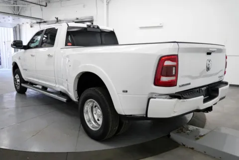 More photos of 2021 Ram 3500 Laramie at Chillicothe Truck, OH