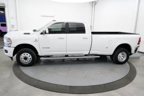 More photos of 2021 Ram 3500 Laramie at Chillicothe Truck, OH