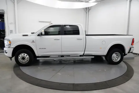More photos of 2021 Ram 3500 Laramie at Chillicothe Truck, OH