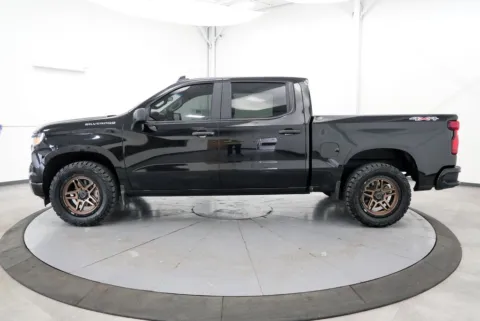 More photos of 2022 Chevrolet Silverado 1500 Custom at Chillicothe Truck, OH