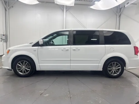 More photos of 2014 Dodge Grand Caravan SE 30th Anniversary at Chillicothe Truck, OH