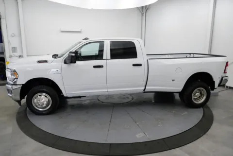 More photos of 2023 Ram 3500 Tradesman at Chillicothe Truck, OH