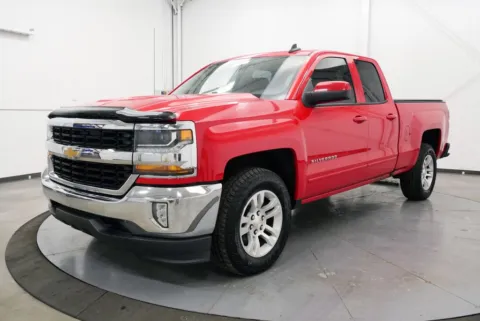 Another view of 2016 Chevrolet Silverado 1500 LT for sale in Chillicothe, OH at Chillicothe Truck