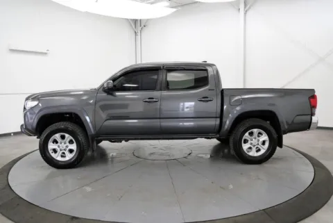More photos of 2019 Toyota Tacoma SR5 at Chillicothe Truck, OH
