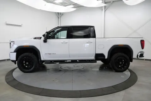 More photos of 2020 GMC Sierra 2500HD AT4 at Chillicothe Truck, OH