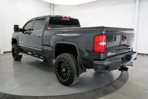 More photos of 2018 GMC Sierra 2500HD Denali at Chillicothe Truck, OH