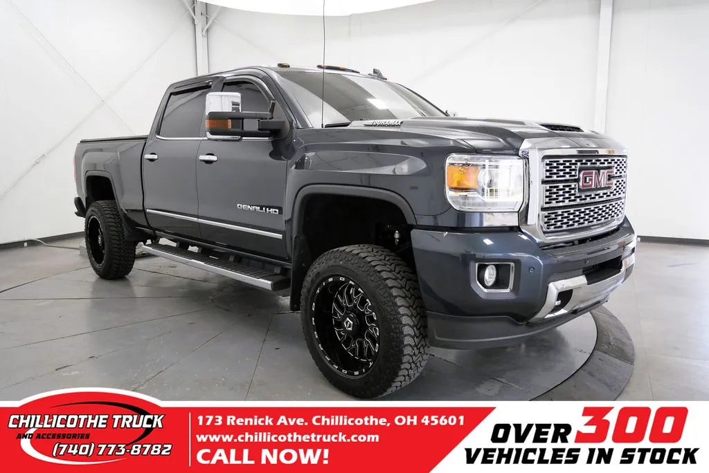 2018 GMC Sierra 4WD Crew Cab Standard Box Denali's photo