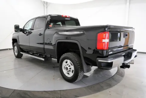 More photos of 2019 GMC Sierra 2500HD SLE at Chillicothe Truck, OH