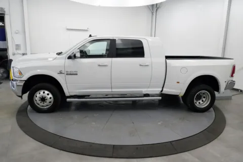 More photos of 2018 Ram 3500 Laramie at Chillicothe Truck, OH