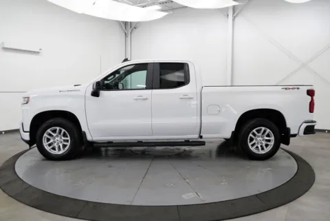 More photos of 2019 Chevrolet Silverado 1500 RST at Chillicothe Truck, OH
