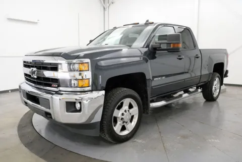 Another view of 2018 Chevrolet Silverado 2500HD LT for sale in Chillicothe, OH at Chillicothe Truck