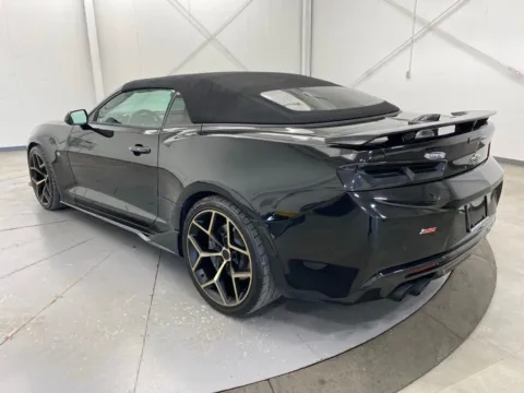 More photos of 2018 Chevrolet Camaro SS at Chillicothe Truck, OH