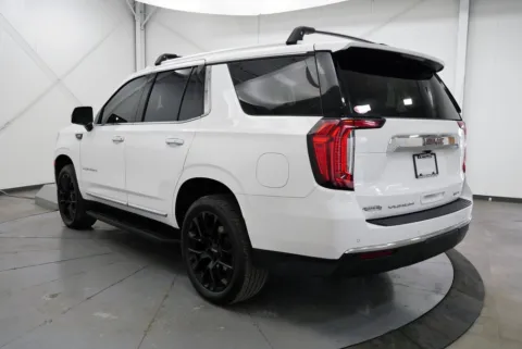 More photos of 2022 GMC Yukon SLT at Chillicothe Truck, OH