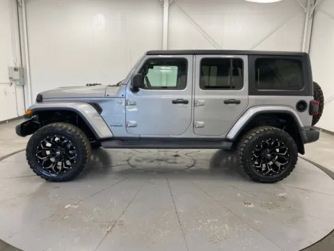 More photos of 2018 Jeep Wrangler Unlimited Sahara at Chillicothe Truck, OH