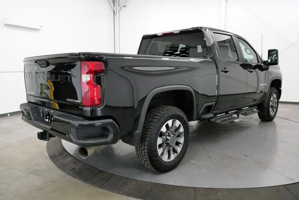 2024 Chevrolet Silverado 2500HD Custom - Photo 7
