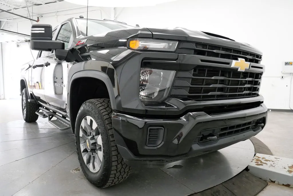 2024 Chevrolet Silverado 2500HD Custom - Photo 38