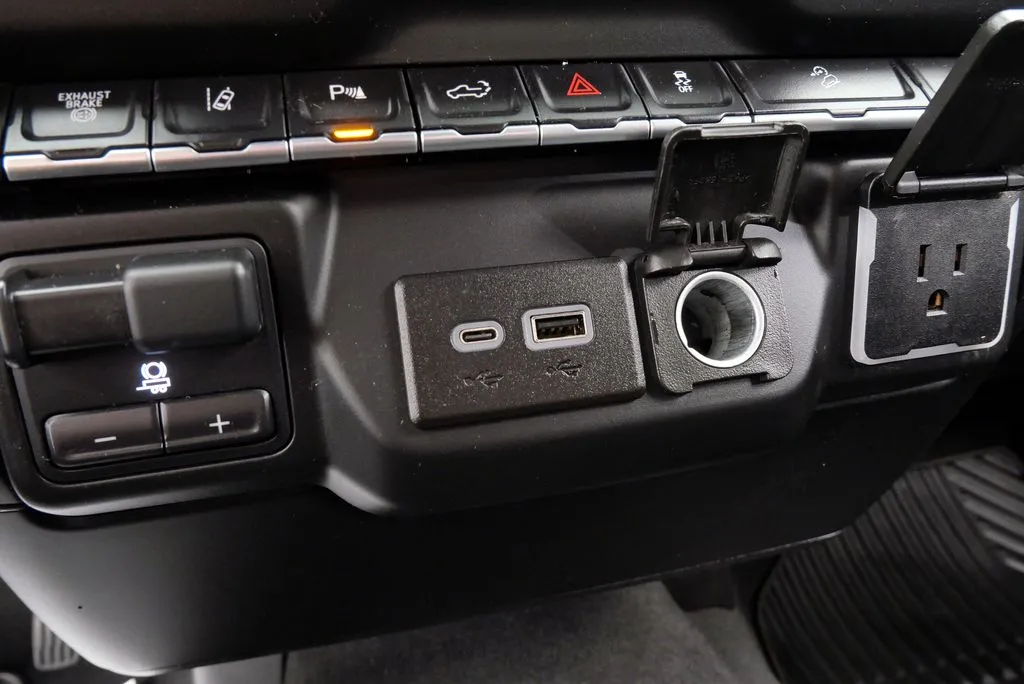 2024 Chevrolet Silverado 2500HD Custom - Photo 27