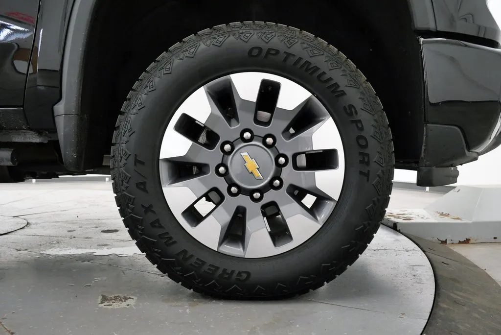 2024 Chevrolet Silverado 2500HD Custom - Photo 33