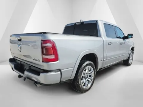 More photos of 2022 Ram 1500 Limited at Chillicothe Truck, OH