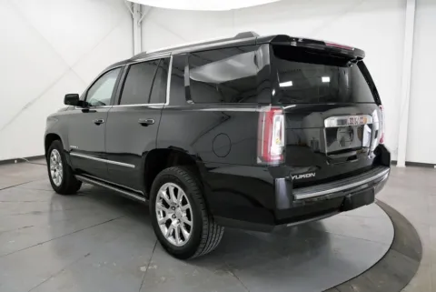 More photos of 2015 GMC Yukon Denali at Chillicothe Truck, OH