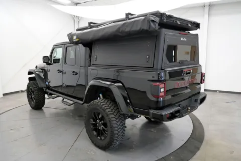 More photos of 2022 Jeep Gladiator Overland at Chillicothe Truck, OH