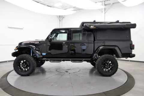More photos of 2022 Jeep Gladiator Overland at Chillicothe Truck, OH