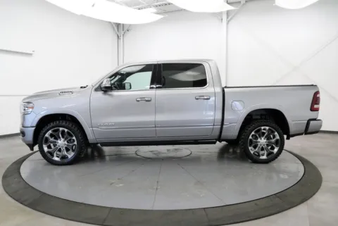 More photos of 2019 Ram 1500 Limited at Chillicothe Truck, OH